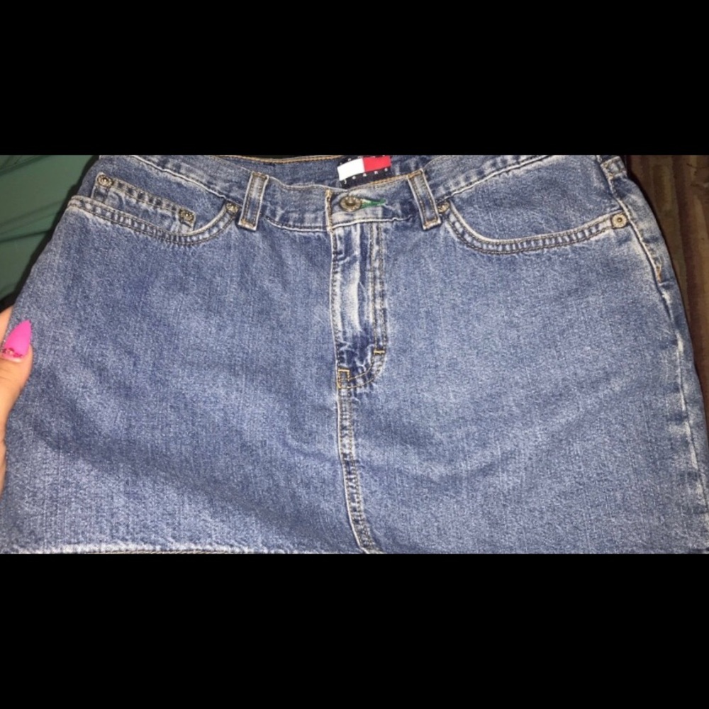 Tommy Hilfiger skirt. Size 5